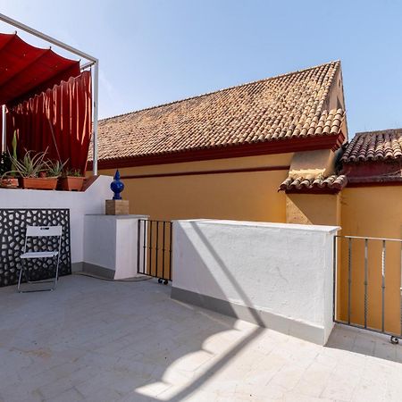House Sevillana Parking Экстерьер фото