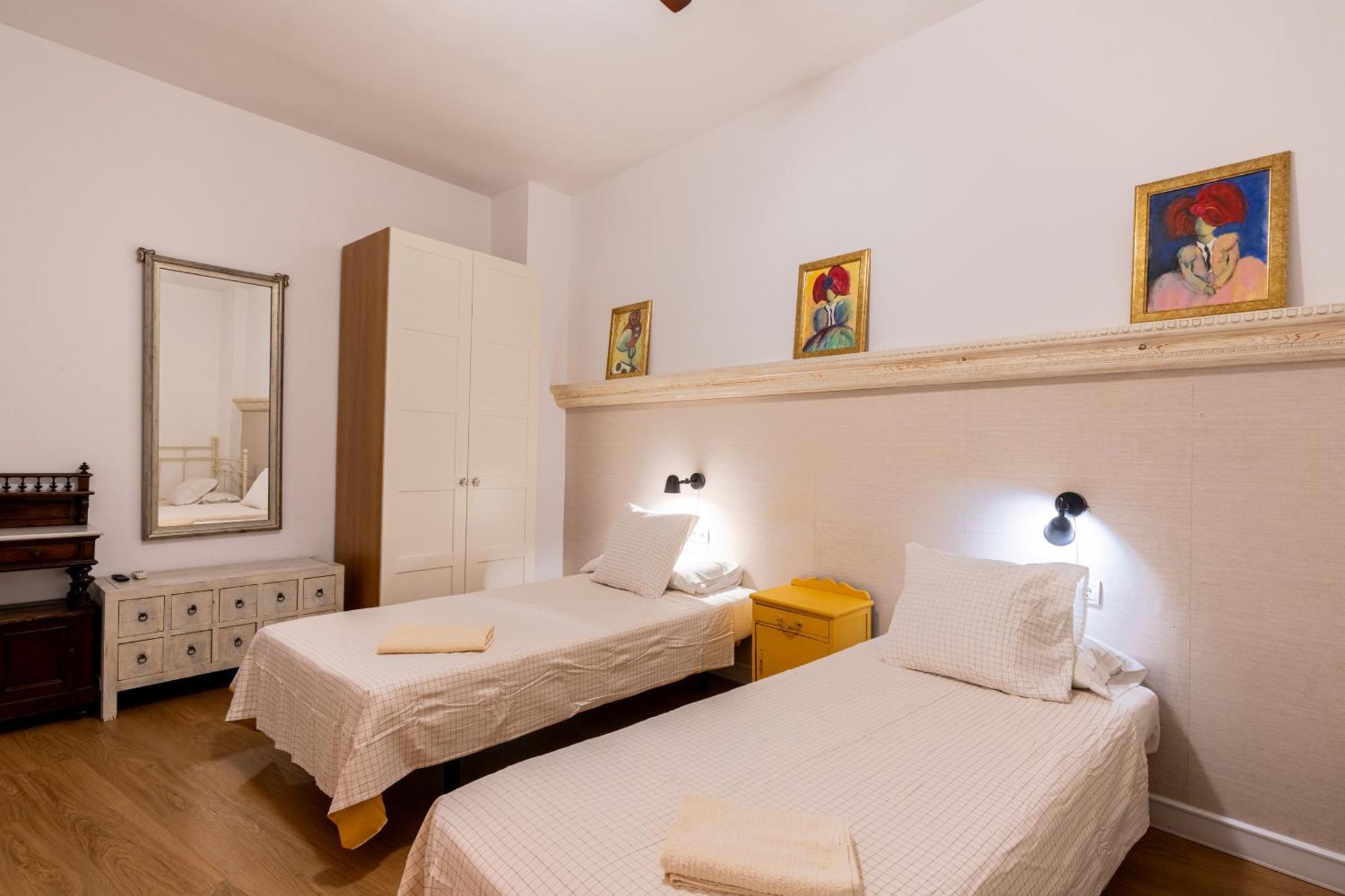 House Sevillana Parking Экстерьер фото