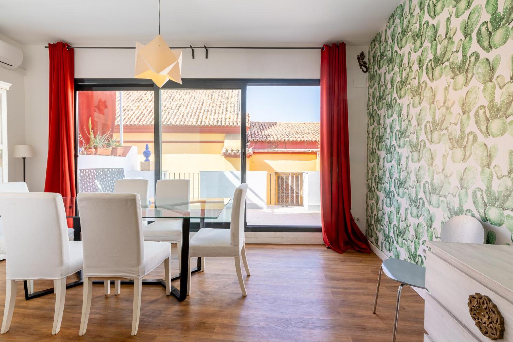 House Sevillana Parking Экстерьер фото