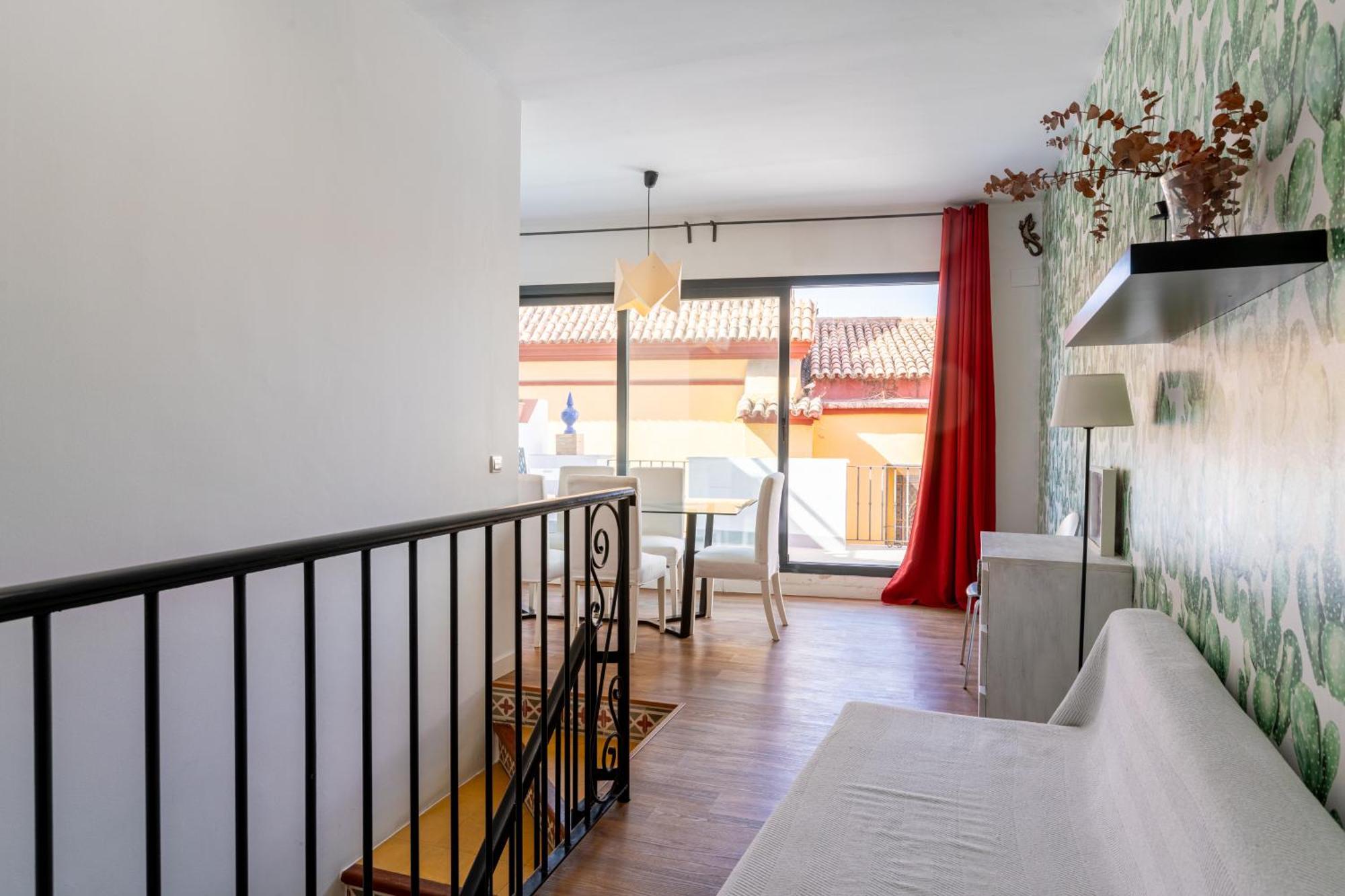 House Sevillana Parking Экстерьер фото