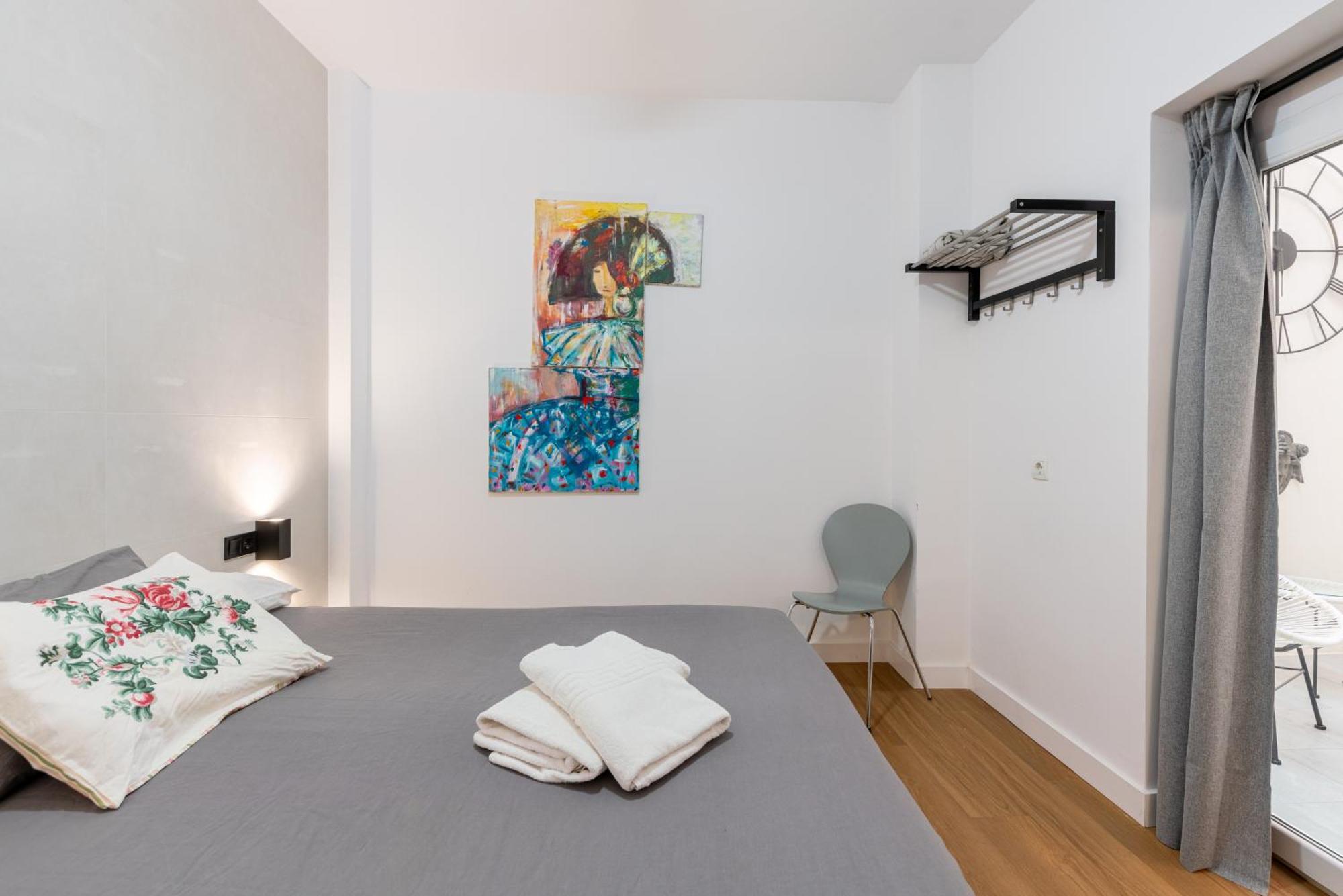 House Sevillana Parking Экстерьер фото